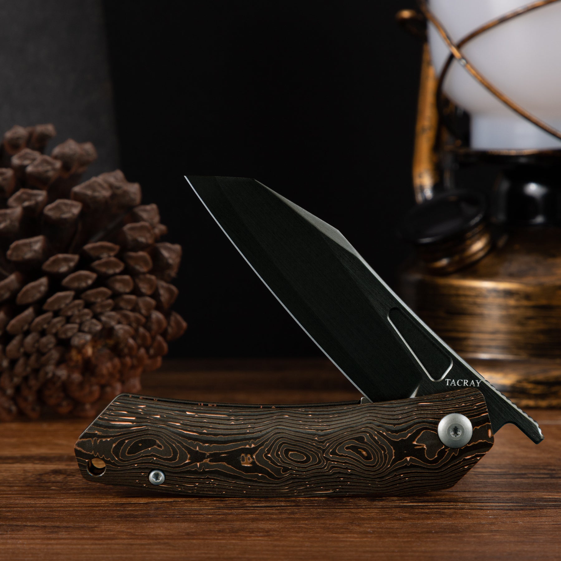 Tacray Liner Lock Knife Fat Carbon (Black DLC)